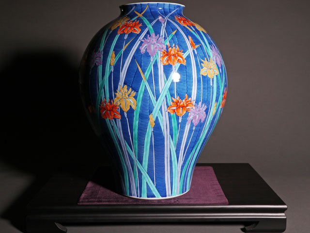 Arita Ware Decorative Vase - Iris, Somenishiki