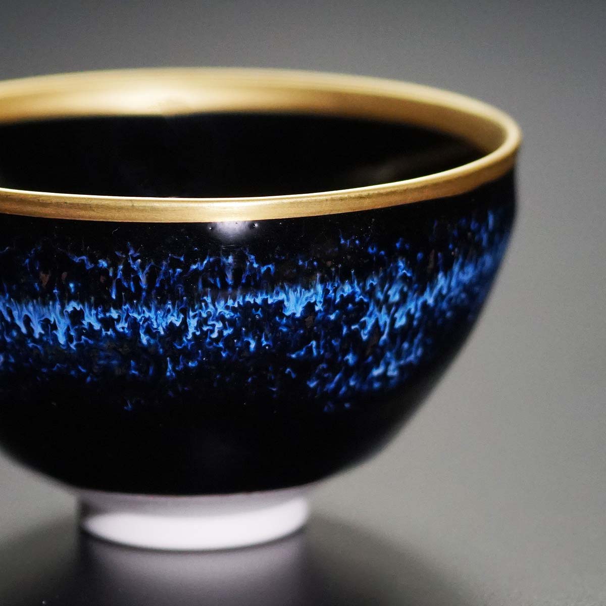 Shinemon Kiln Sake Cup (Guinomi) "Aoki-Myojo" Youkou - Arita Ware