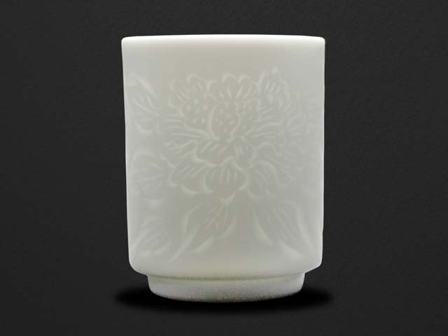 Yunomi Teacup - Hakuji Peony Porcelain, Hand Carved by Mikihiko Yamaguchi