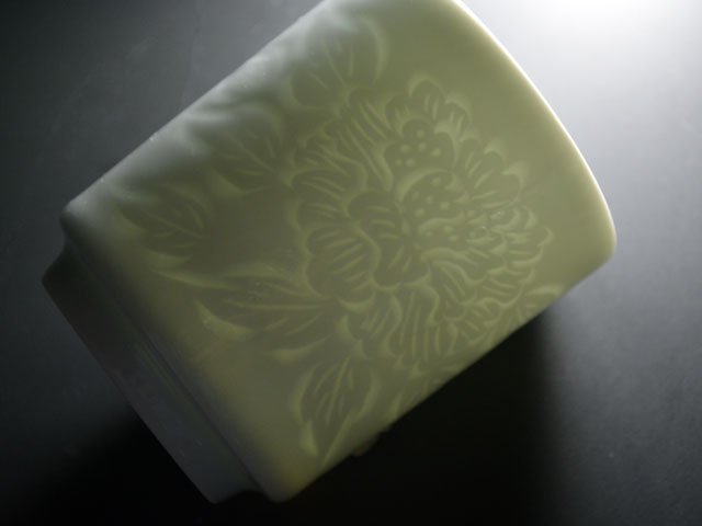 Yunomi Teacup - Hakuji Peony Porcelain, Hand Carved by Mikihiko Yamaguchi