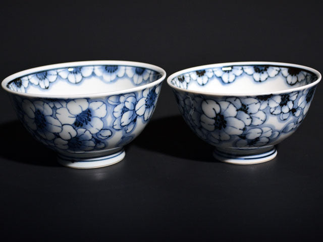 Four Sojiro, paire de bols à riz – cerisiers sometsuke, porcelaine d’Arita