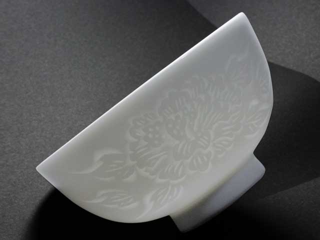 Ensemble Mutsuzoroi – porcelaine blanche, sculptée à la main par Mikihiko Yamaguchi