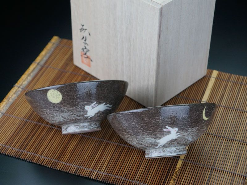 Four Gagyu, paire de bols à riz – lièvre de lune, porcelaine d’Arita