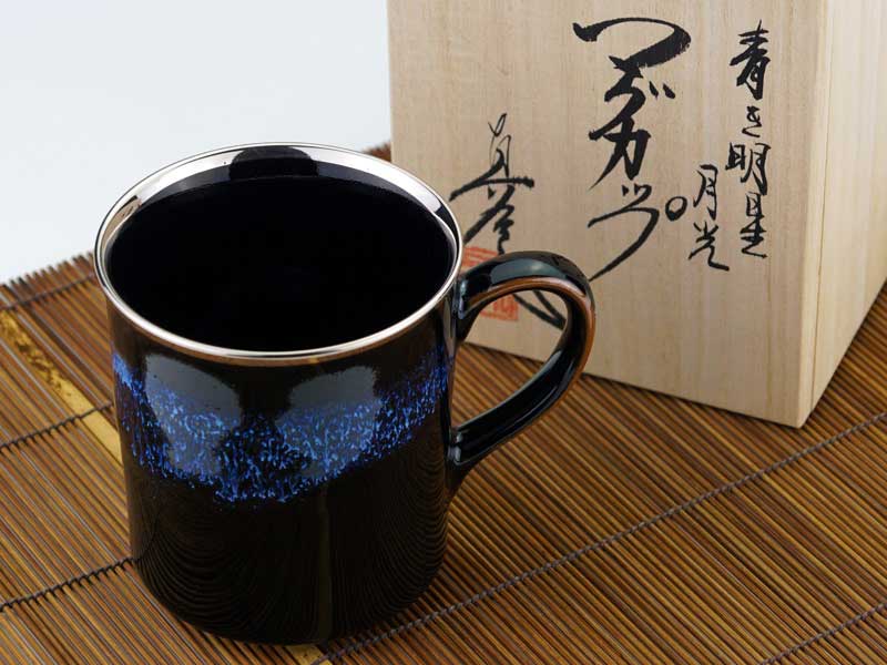 Four Shinemon, mug « Aoki-Myojo » Gekkou – décor au platine, porcelaine d’Arita
