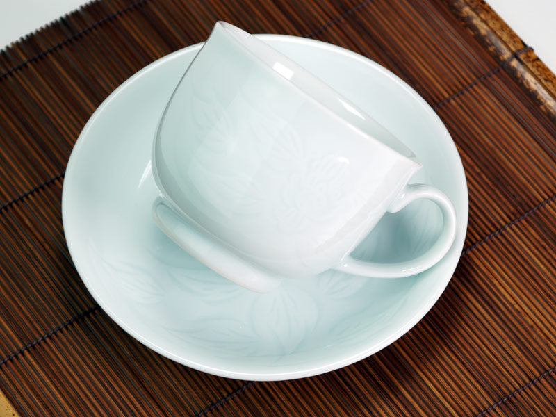 Tasse à café en porcelaine blanche sculpture pivoine