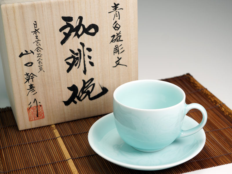 Tasse à café en porcelaine bleue et blanche, sculpture de pivoine