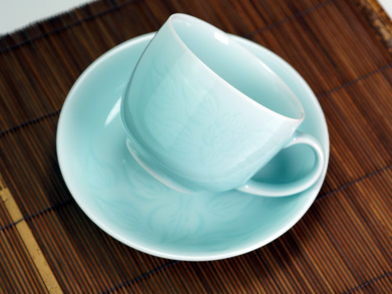 Tasse à café en porcelaine bleue et blanche, sculpture de pivoine