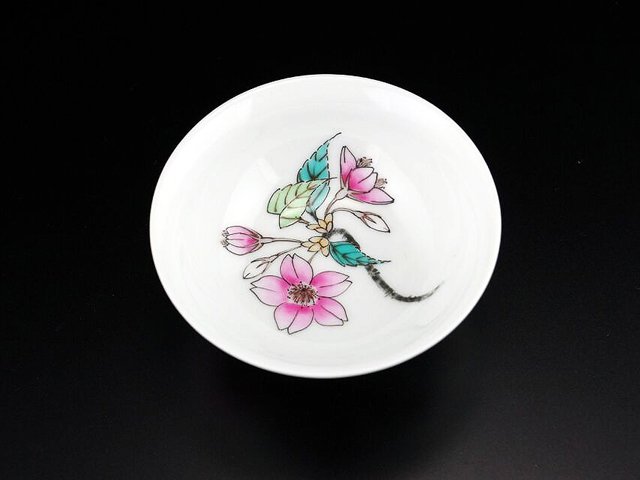 Tasse à saké en porcelaine Arita de la plus haute qualité