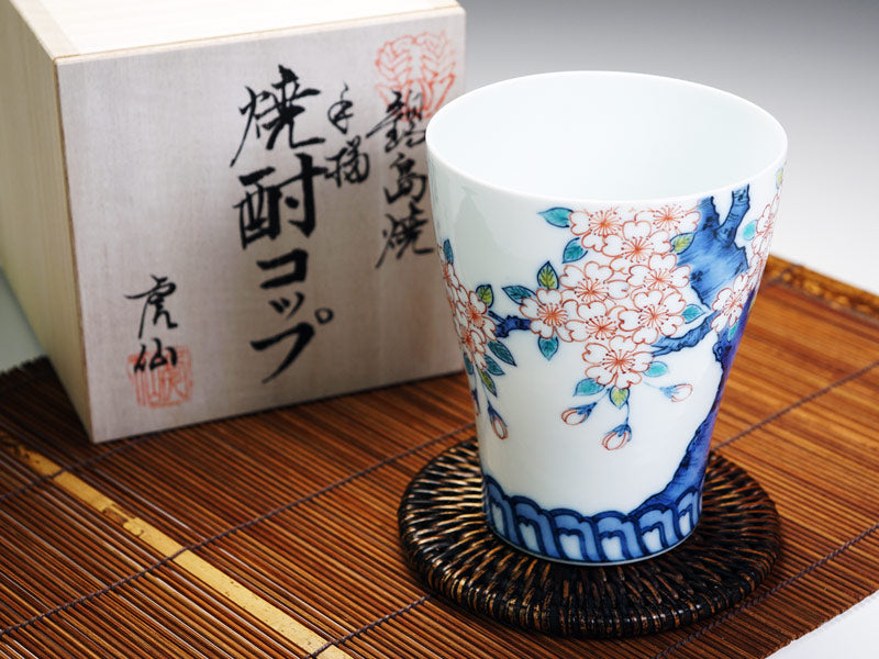 Shochu Glass Teint Nishiki Fleurs de cerisier de bon augure