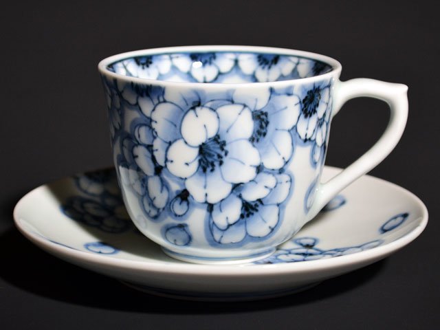 Coffee Cup or Teacup? Why the Shapes Differ, and What to Buy