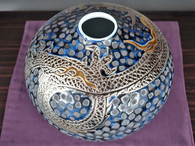 Arita Ware Round Decorative Vase - Dragon, Tenmoku with Gold & Platinum