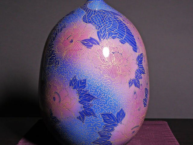 Arita Ware Decorative Vase - Peacock and Peony, Somenishiki with Gold