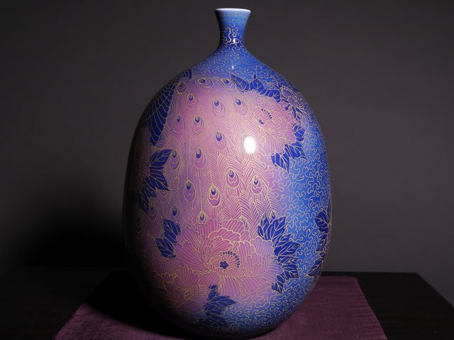 Arita Ware Decorative Vase - Peacock and Peony, Somenishiki with Gold