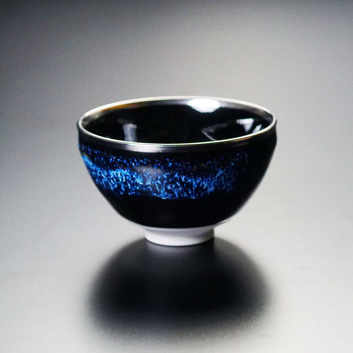 Shinemon Kiln Sake Cup (Guinomi) "Aoki-Myojo" Gekkou - Arita Ware