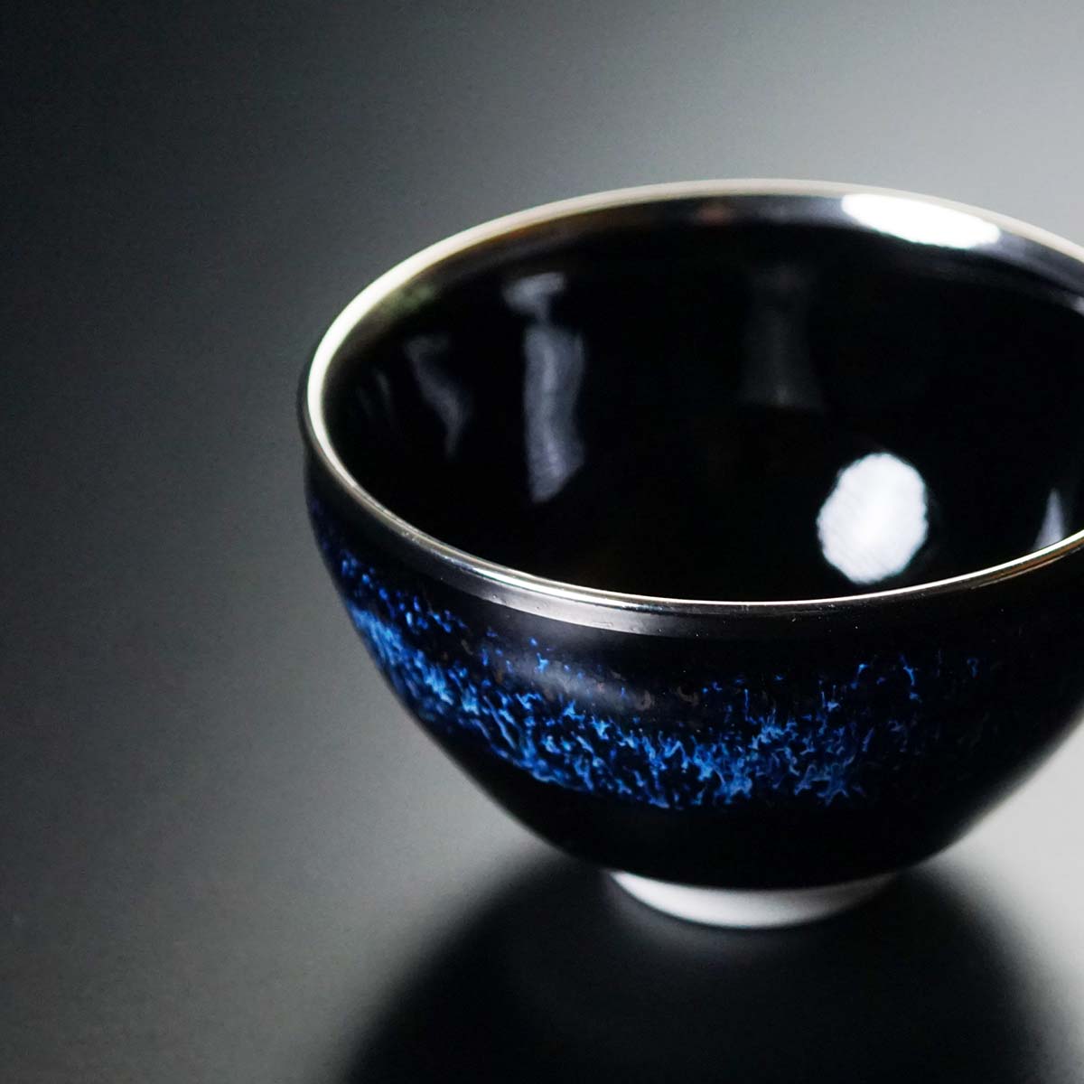 Shinemon Kiln Sake Cup (Guinomi) "Aoki-Myojo" Gekkou - Arita Ware