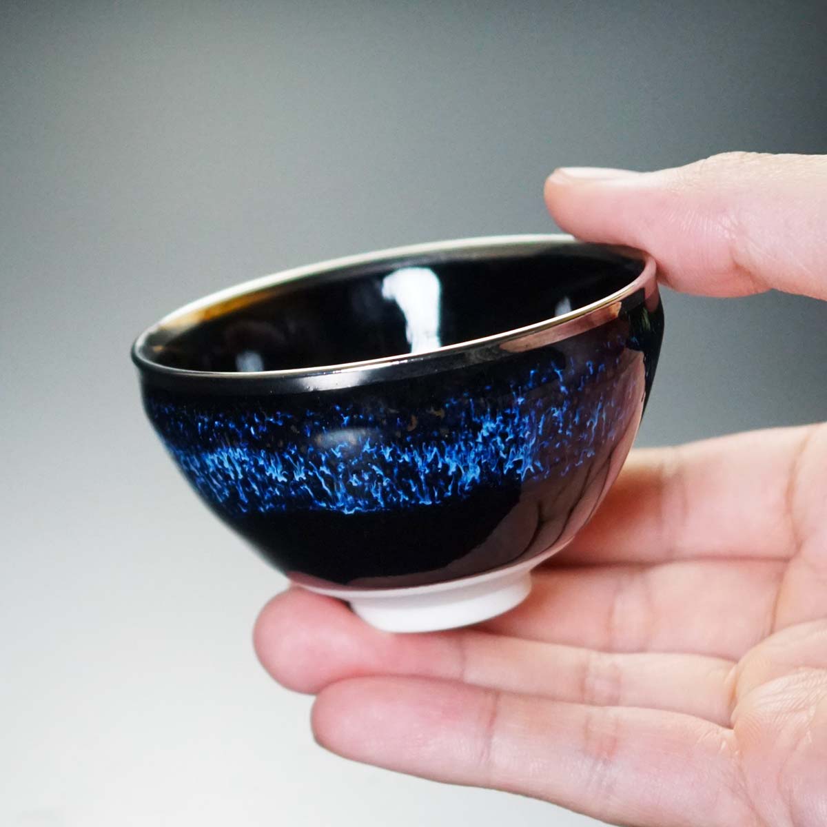 Shinemon Kiln Sake Cup (Guinomi) "Aoki-Myojo" Gekkou - Arita Ware