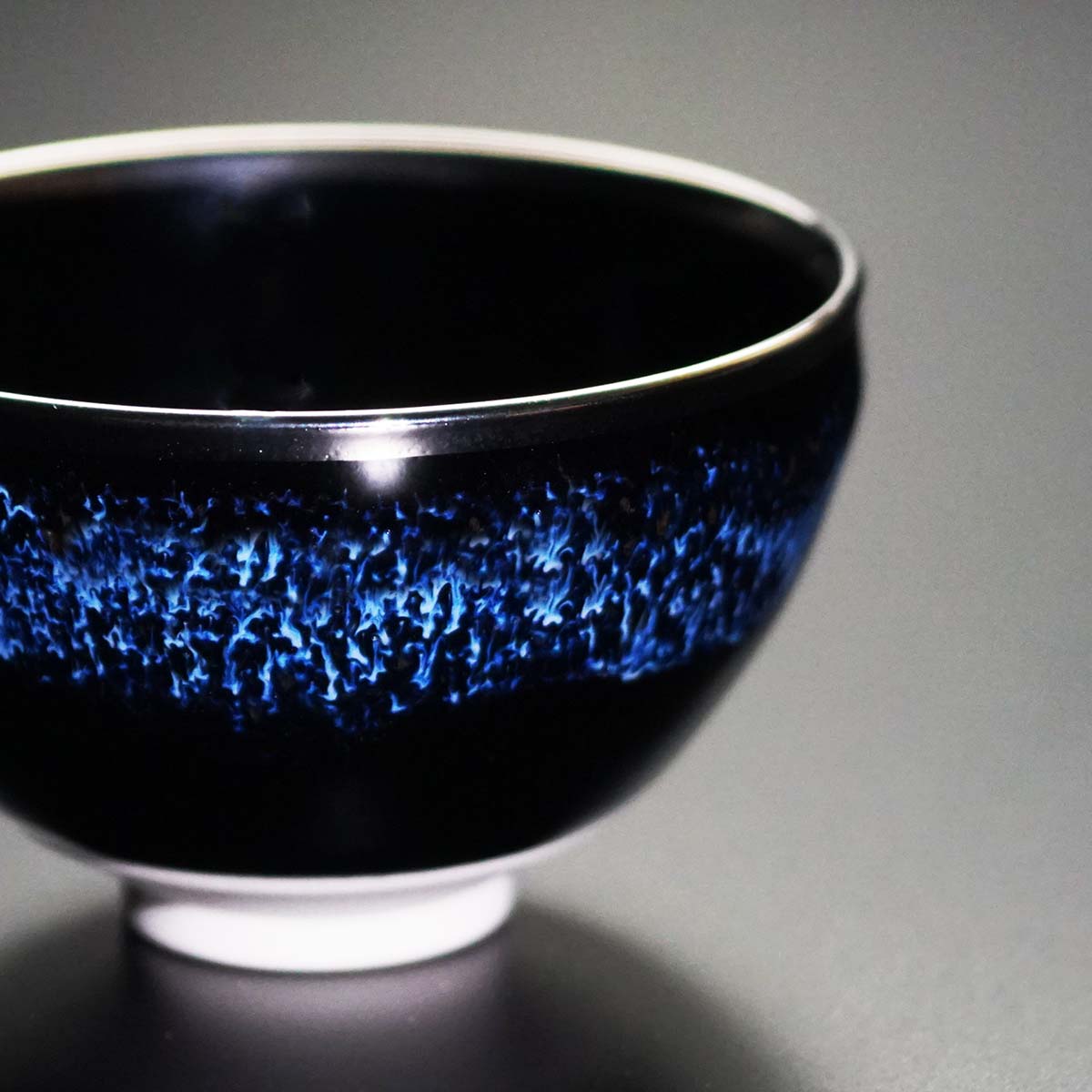 Shinemon Kiln Sake Cup (Guinomi) "Aoki-Myojo" Gekkou - Arita Ware