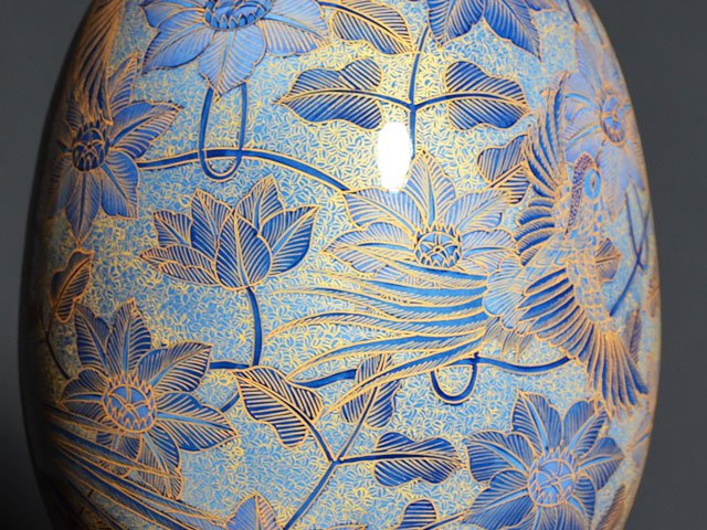Arita Ware Decorative Vase - Clematis and Phoenix, Yuri-Kinsai Underglaze Gold