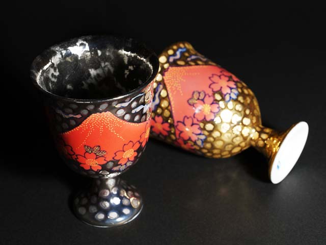 Arita Ware Wine Glass - Mount Fuji, Gold & Platinum Somenishiki
