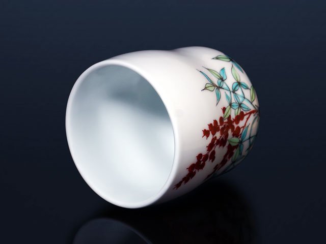 Jin Kiln Yunomi Japanese Teacup - Iroe Nandina, Arita Ware