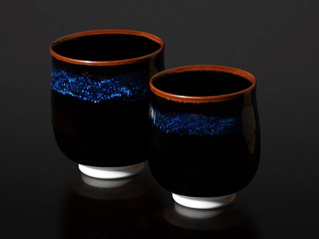 Shinemon Kiln Pair of Yunomi Japanese Teacups "Aoki-Myojo" - Arita Ware