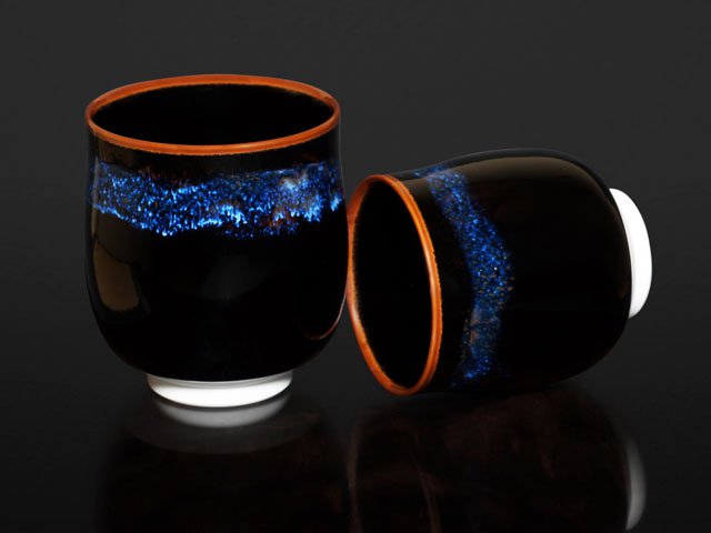 Shinemon Kiln Pair of Yunomi Japanese Teacups "Aoki-Myojo" - Arita Ware