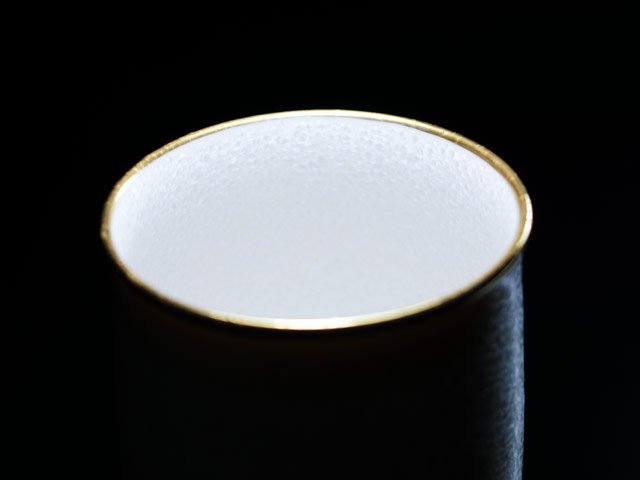 Shinemon Kiln Yunomi Japanese Teacup - Shiro Tenmoku, Gold Decoration