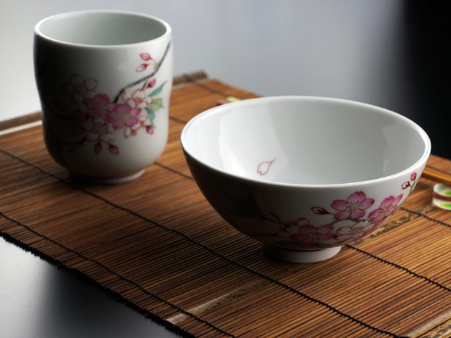仁窑对装套装 - 饭碗与汤吞，色绘樱花，有田烧
