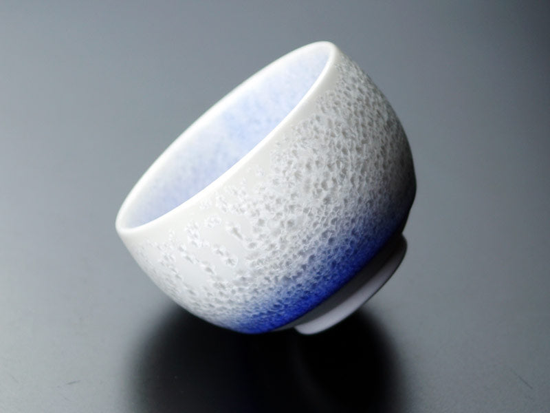 Shinemon Kiln Sake Cup (Guinomi) "Aizome-Suiteki" Indigo Dewdrops - Arita Ware
