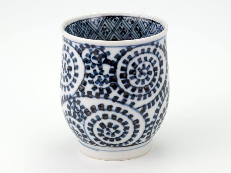 Sojiro Kiln Yunomi Japanese Teacup - Sometsuke Tako-Karakusa Lattice
