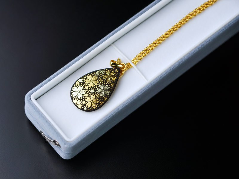 Kyoto Yamamoto Bijutsu - Cherry Blossom Golden Inlay Necklace